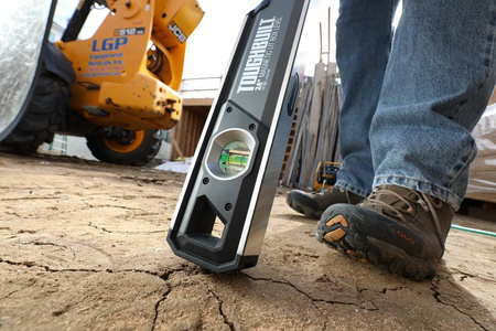 Toughbuilt TB-H2-L-M60-LH-M Poziomica magnetyczna 60 cm z podświetleniem